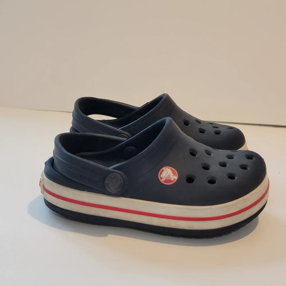 Crocs kids 6 Red white blue crocs kids slides shoes water shoes size 6 C6